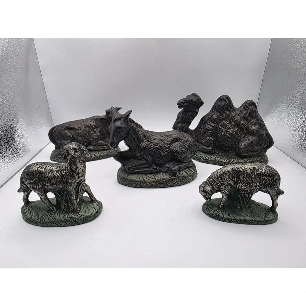 Vintage 1960s Atlantic Mold 17 piece Nativity set Hand Painted